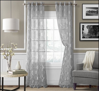 Карнизы для уюта дома со шторами