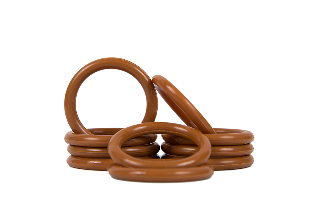 Кольца НОВЫЕ черешня пластик (10 шт) тонкие в упак.